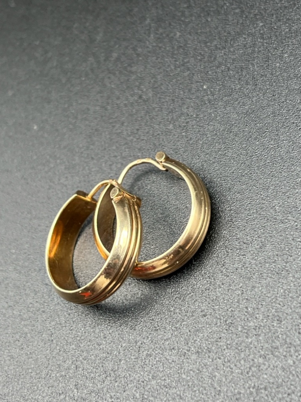 Vintage 10kt gold chunky hoop earrings